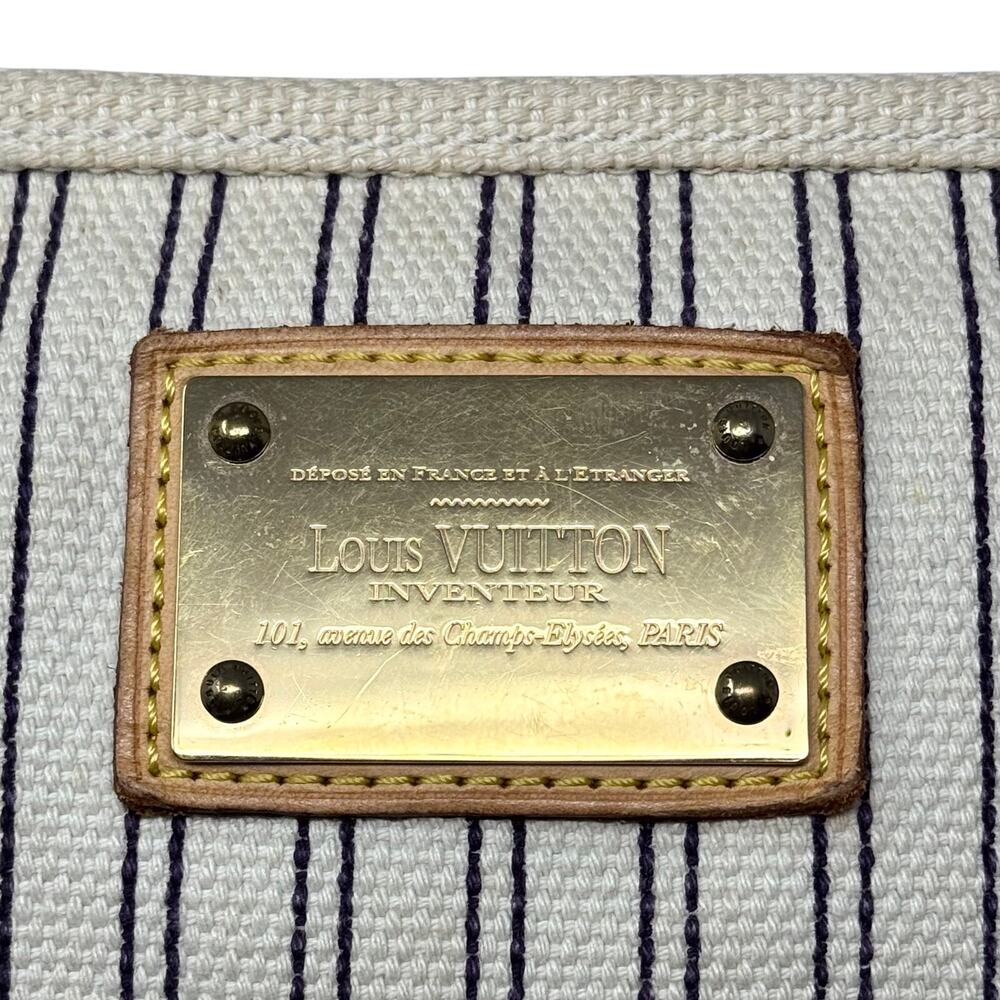 Louis Vuitton Antigua Platform Pouch - Picture 3 of 12